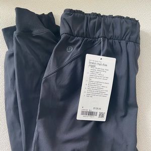 Lululemon Stretch High-Rise Jogger 
Full Length